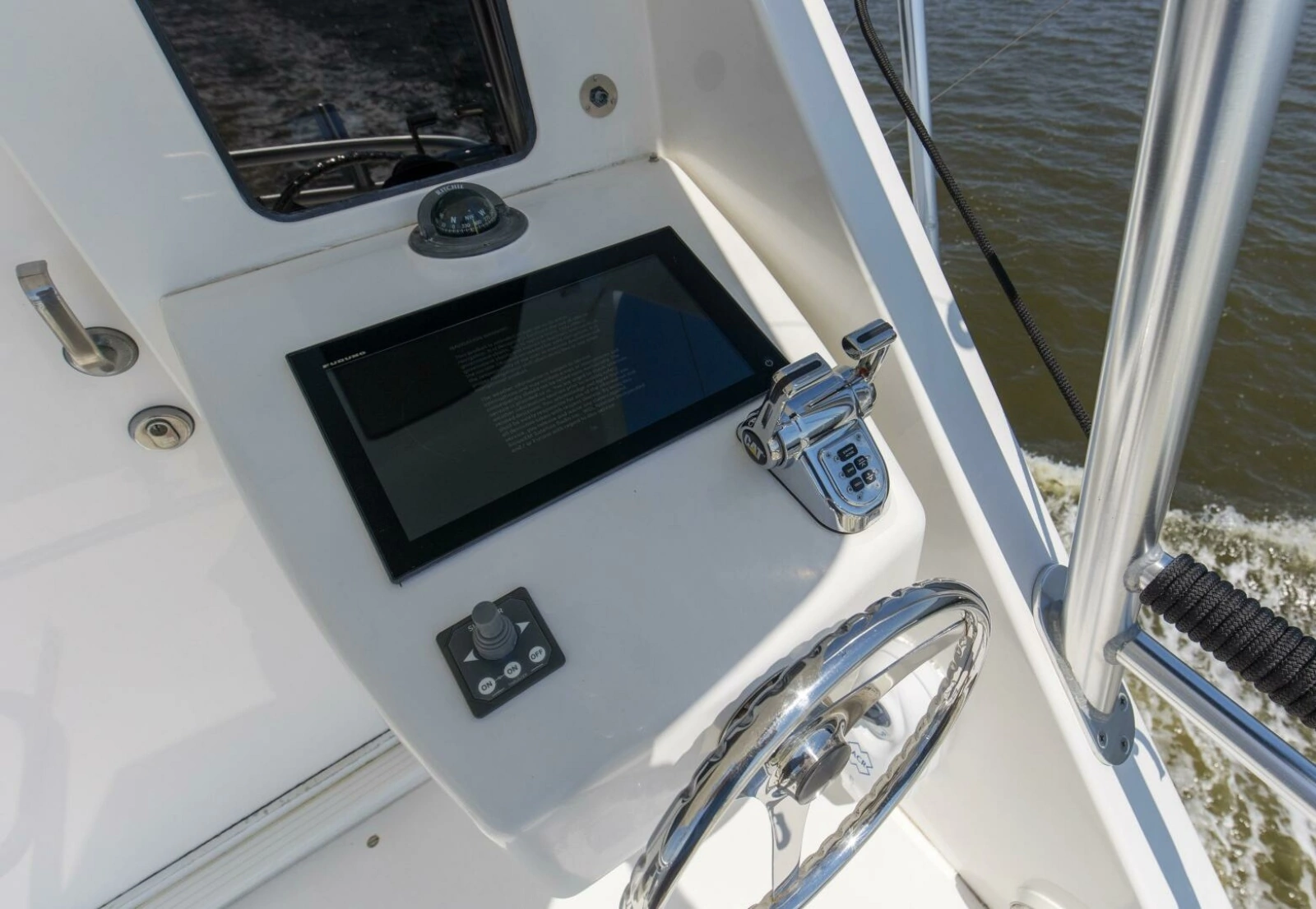 2007 64 Viking Enclosed Bridge Reel Blues Bridge Mezzanine Controls