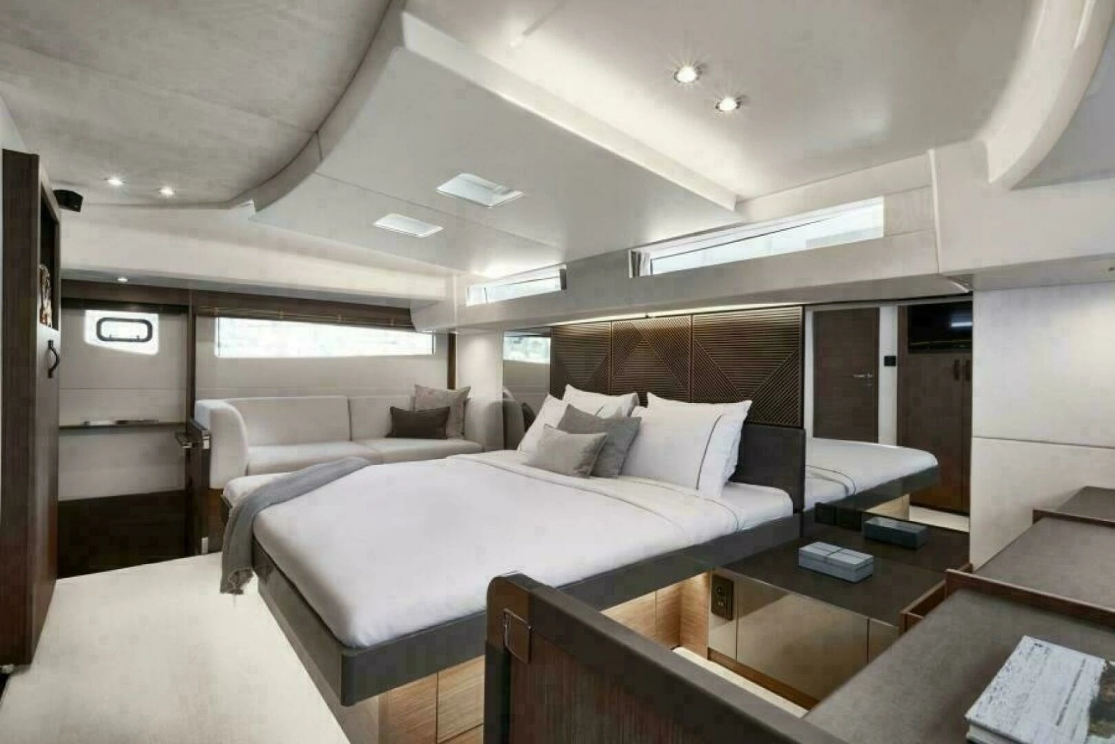 Prestige M48 Master Stateroom