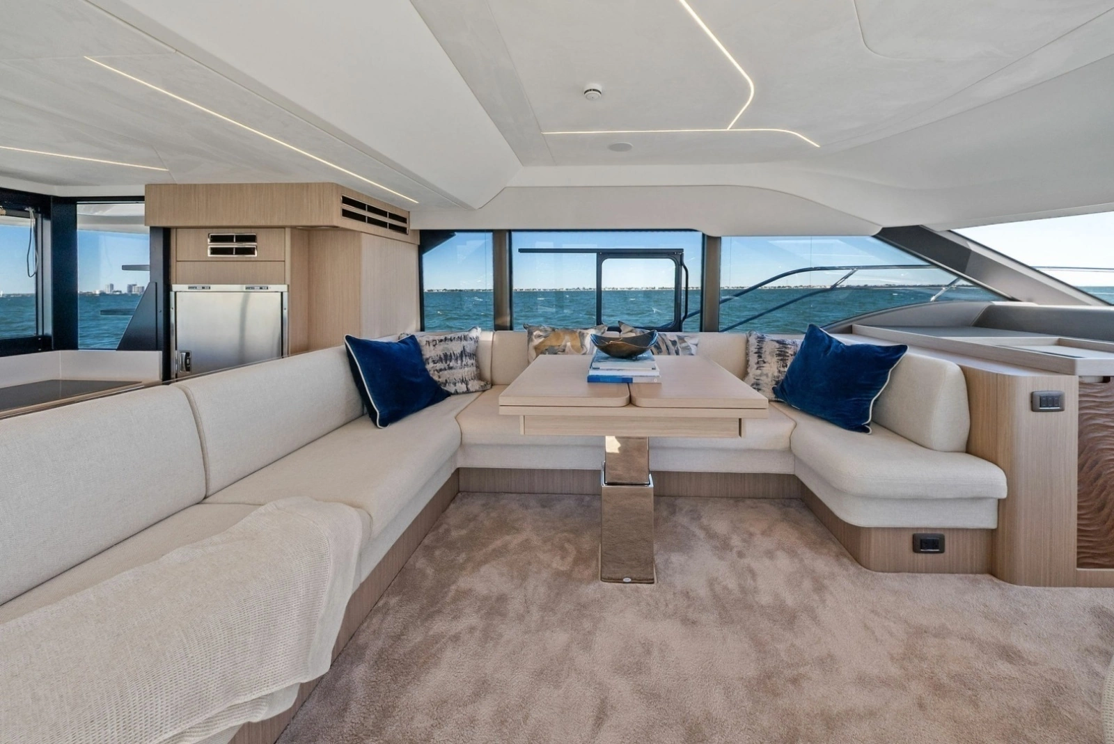 2026 F5.7 Prestige Yachts Salon