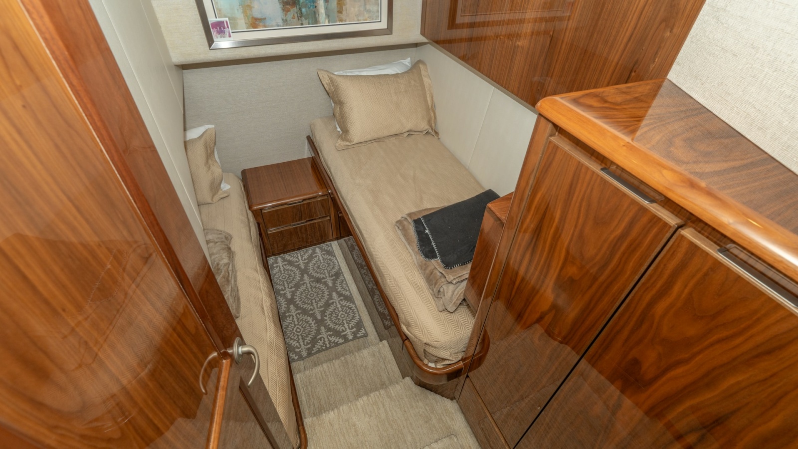 Twin Cabin with Wood Finish