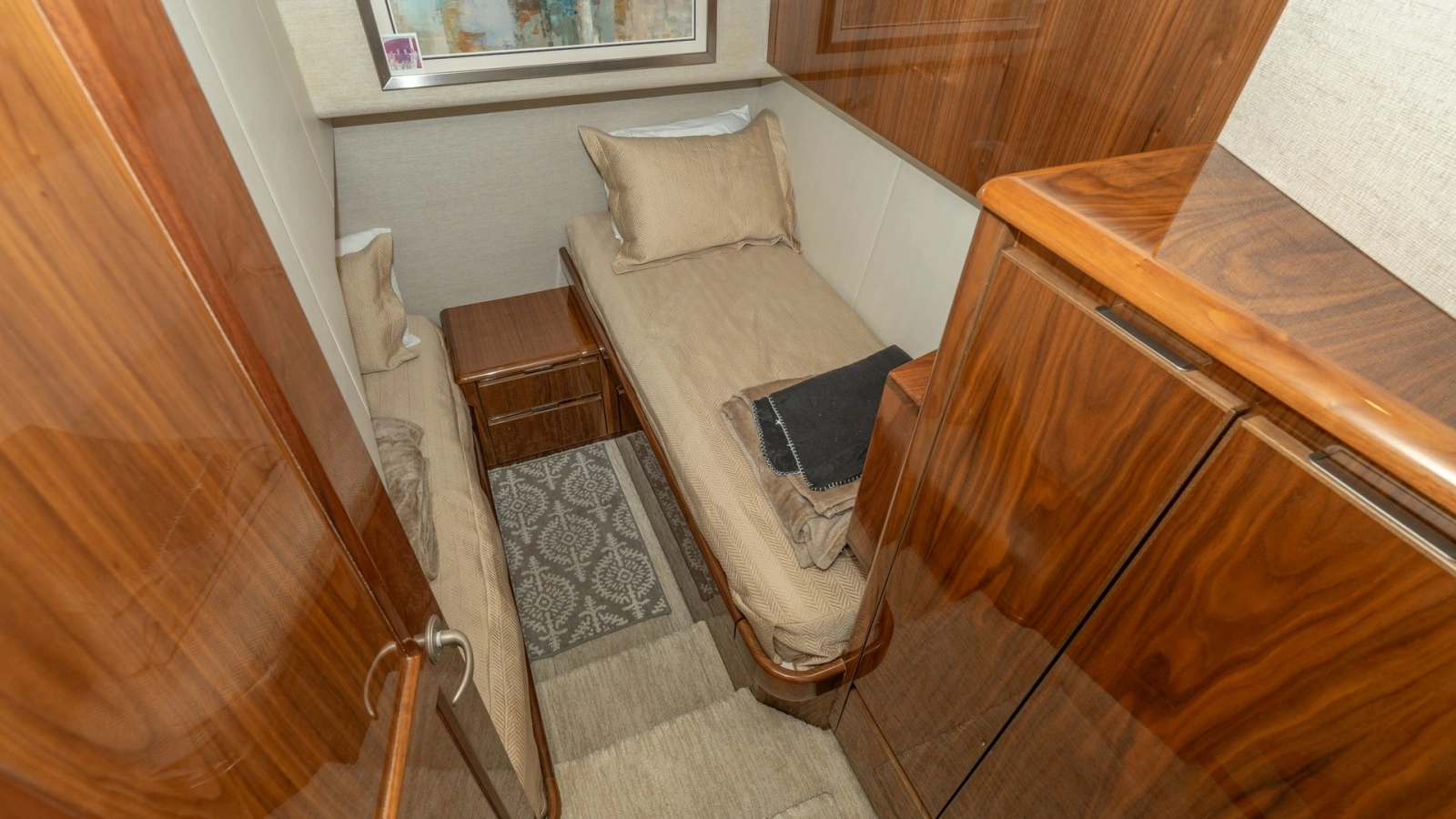 Twin Cabin with Wood Finish