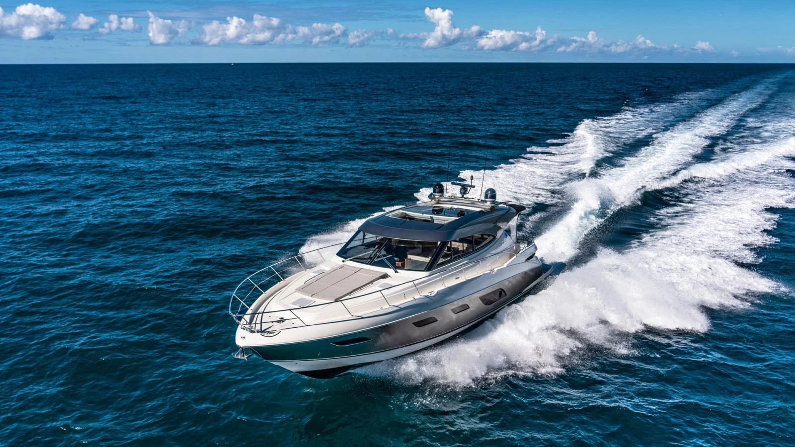 6000 SPORT YACHT 60ft Riviera Yacht For Sale