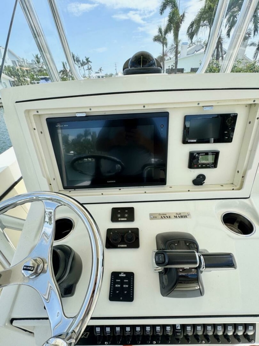 2018 Young Boats 27 - Helm