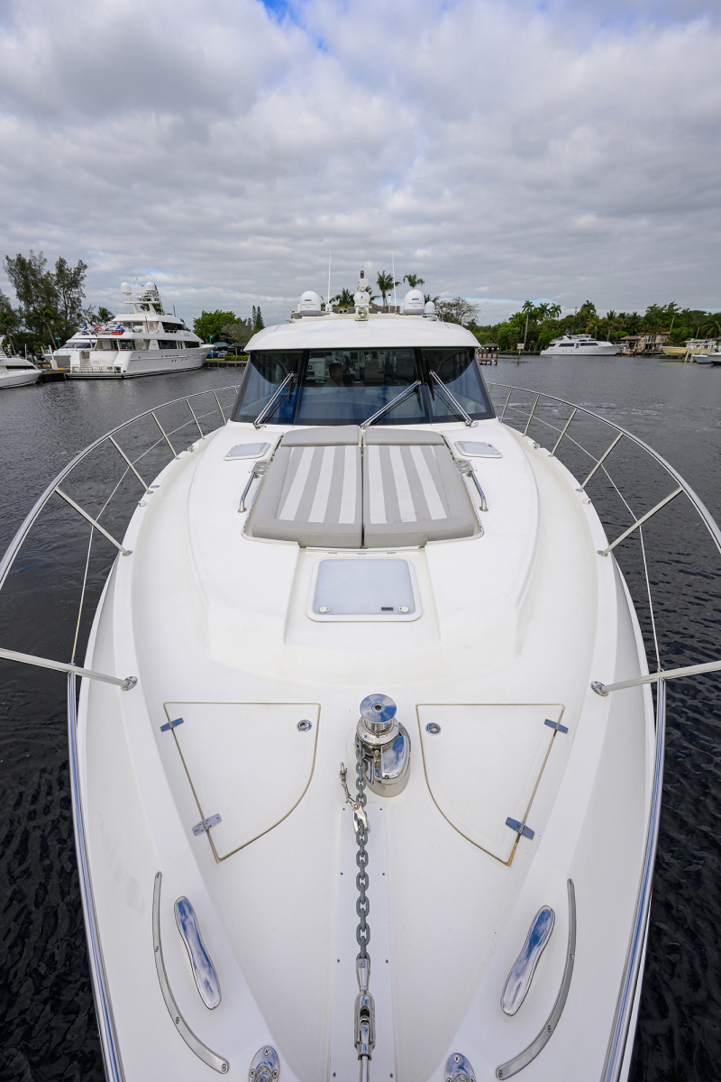 2019 Riviera 5400 Sport Yacht