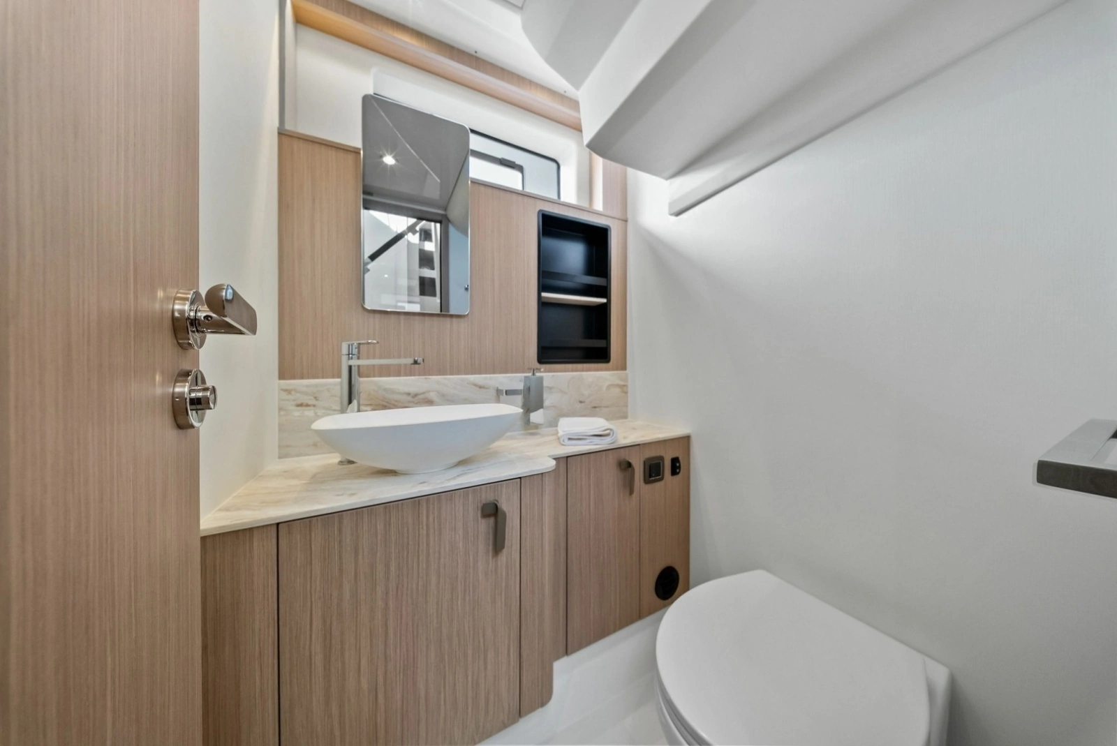 2026 F5.7 Prestige Yachts