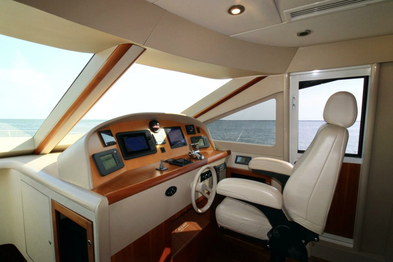 2007 Lazzara 74 Motor Yacht Kathleen