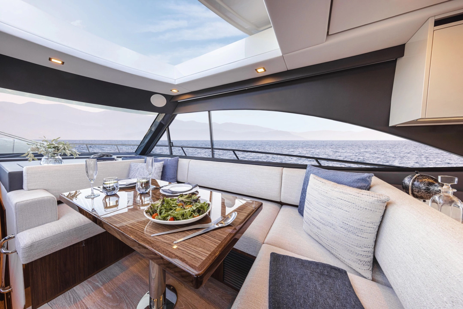 64 Sports Motor Yacht 64ft Riviera Yacht For Sale