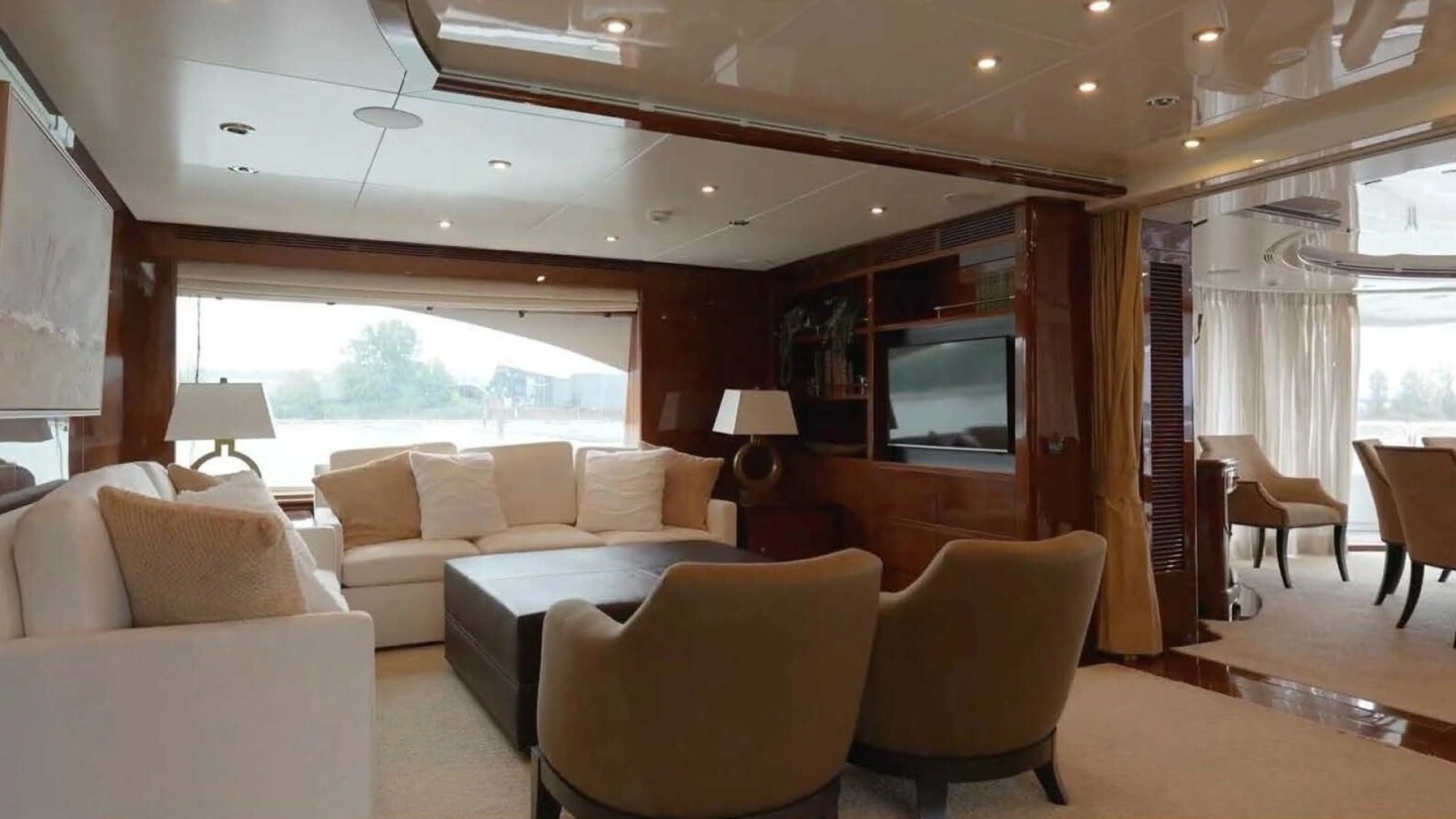 Benetti 145 Domani - Interior 2nd Deck Skylounge