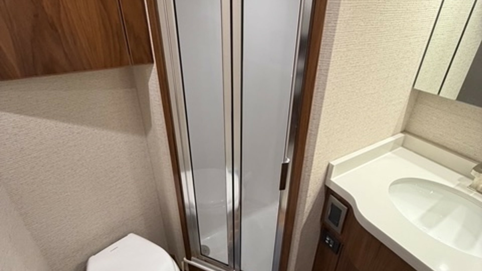 2022 Viking 68 Convertible Crew Head