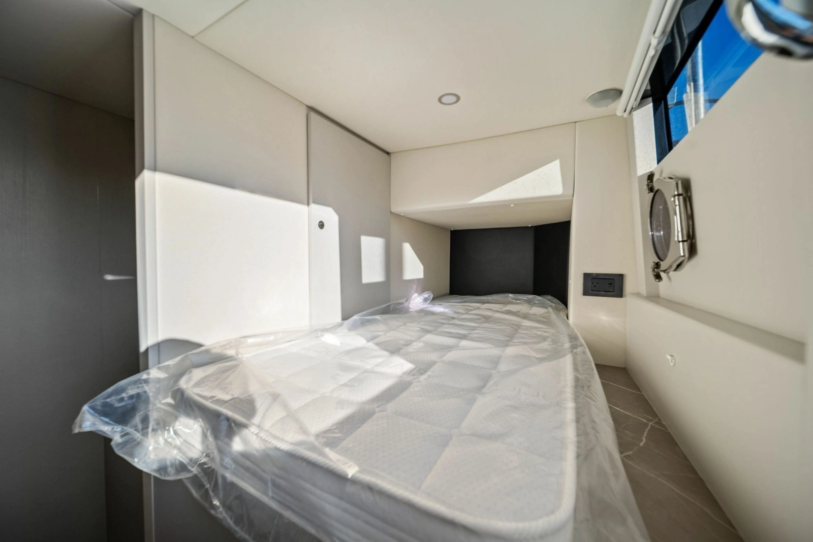 New 2027 56 Absolute Fly 56ft Absolute Yacht For Sale