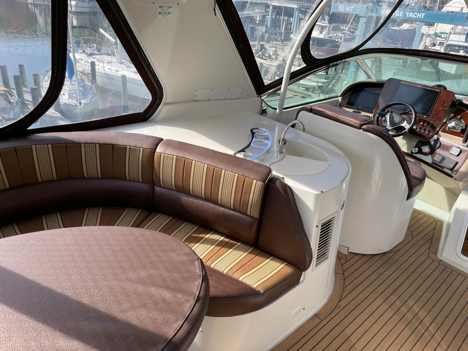 2006 Carver 560 Voyager