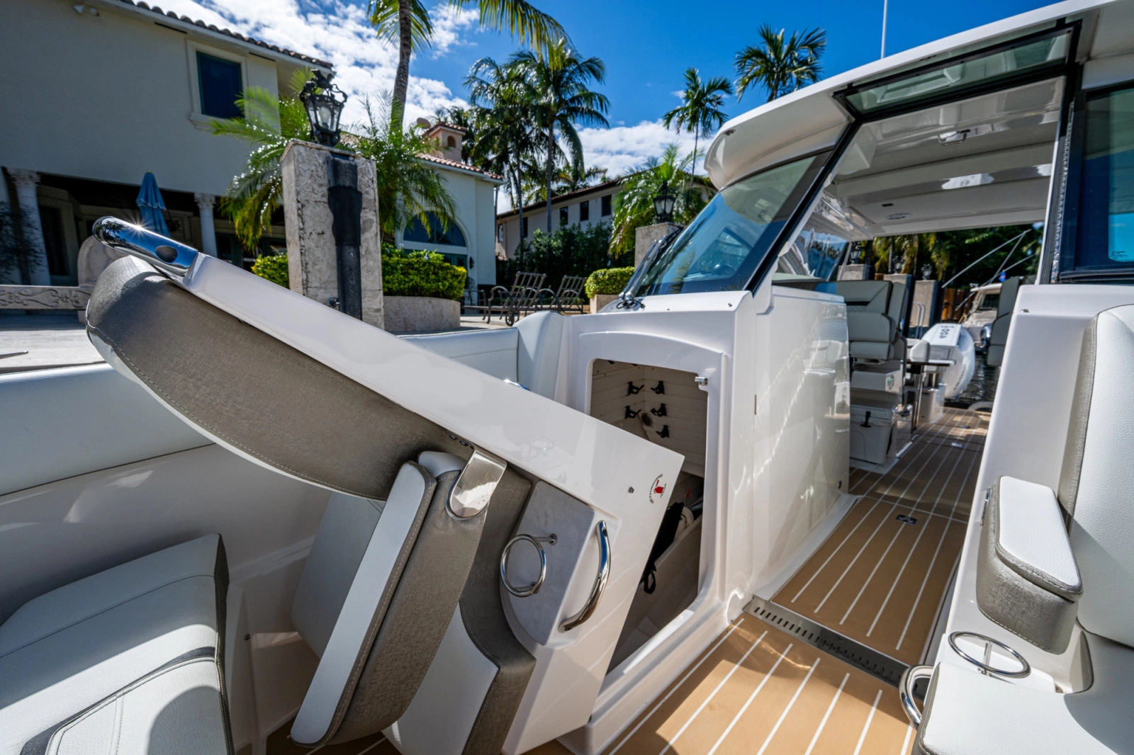 2024 Tiara Yachts 34 LX