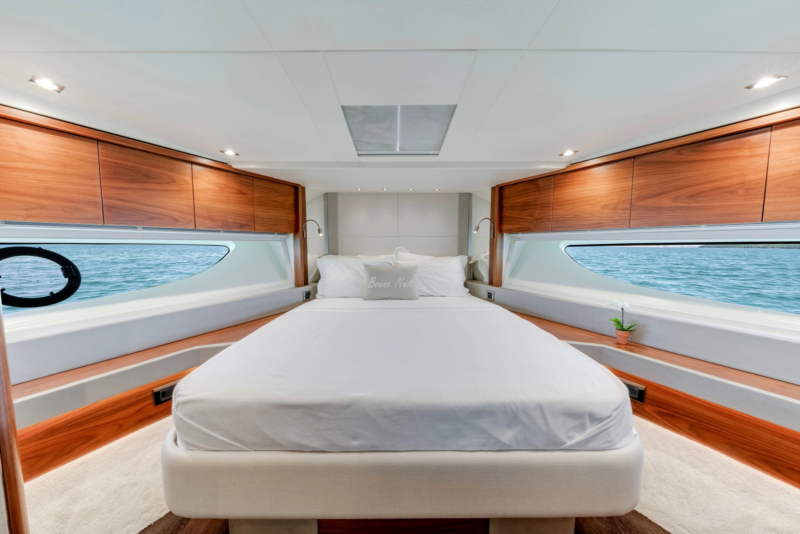 2020 Sunseeker 76 Yacht