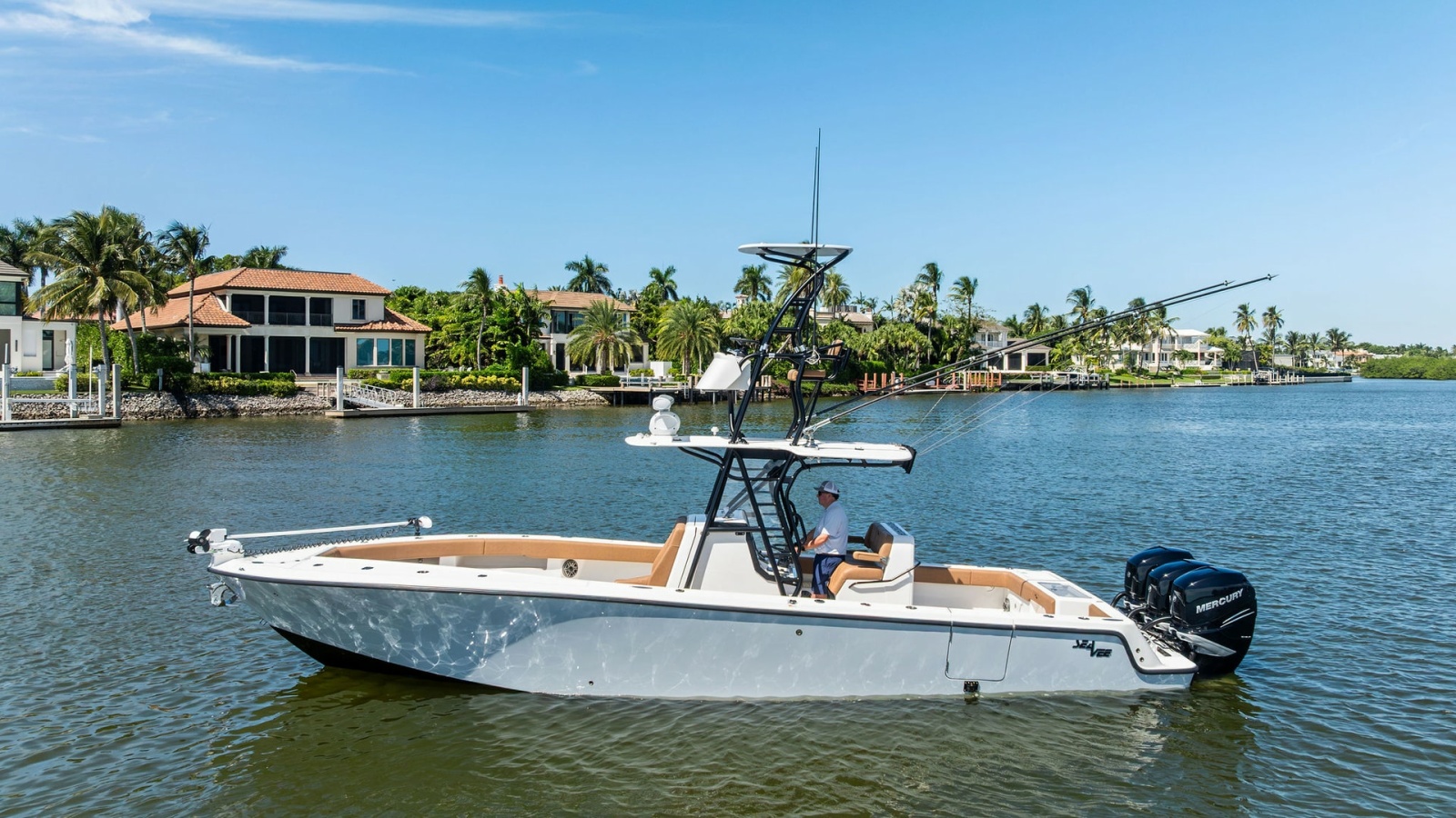 Side Profile of SeaVee 340B