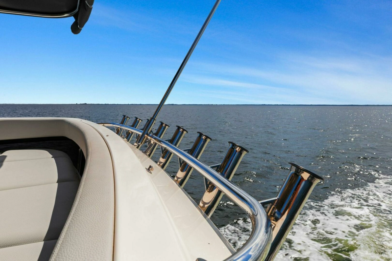 2025 Maritimo M600 - Aft Deck Fishing Rods
