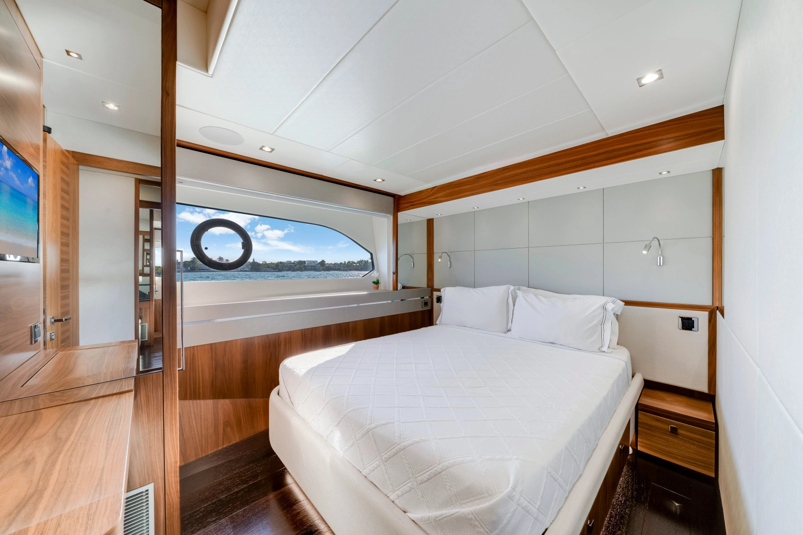 2020 Sunseeker 76 Yacht