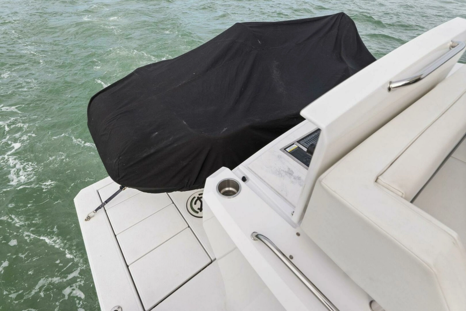 2020 Cruisers Yachts 46 Cantius photo 5