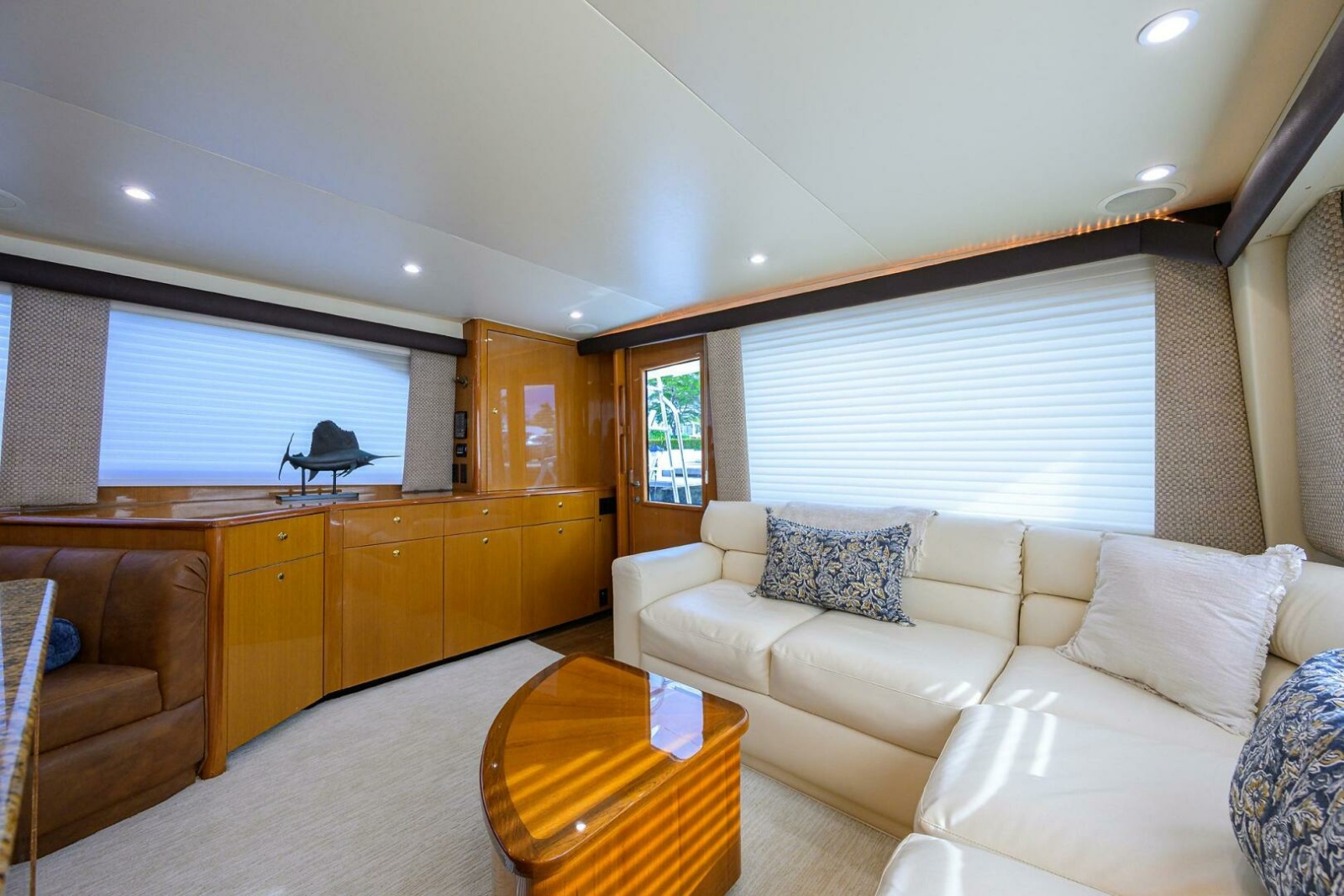 Viking 56 MATTER OF TIME - Salon