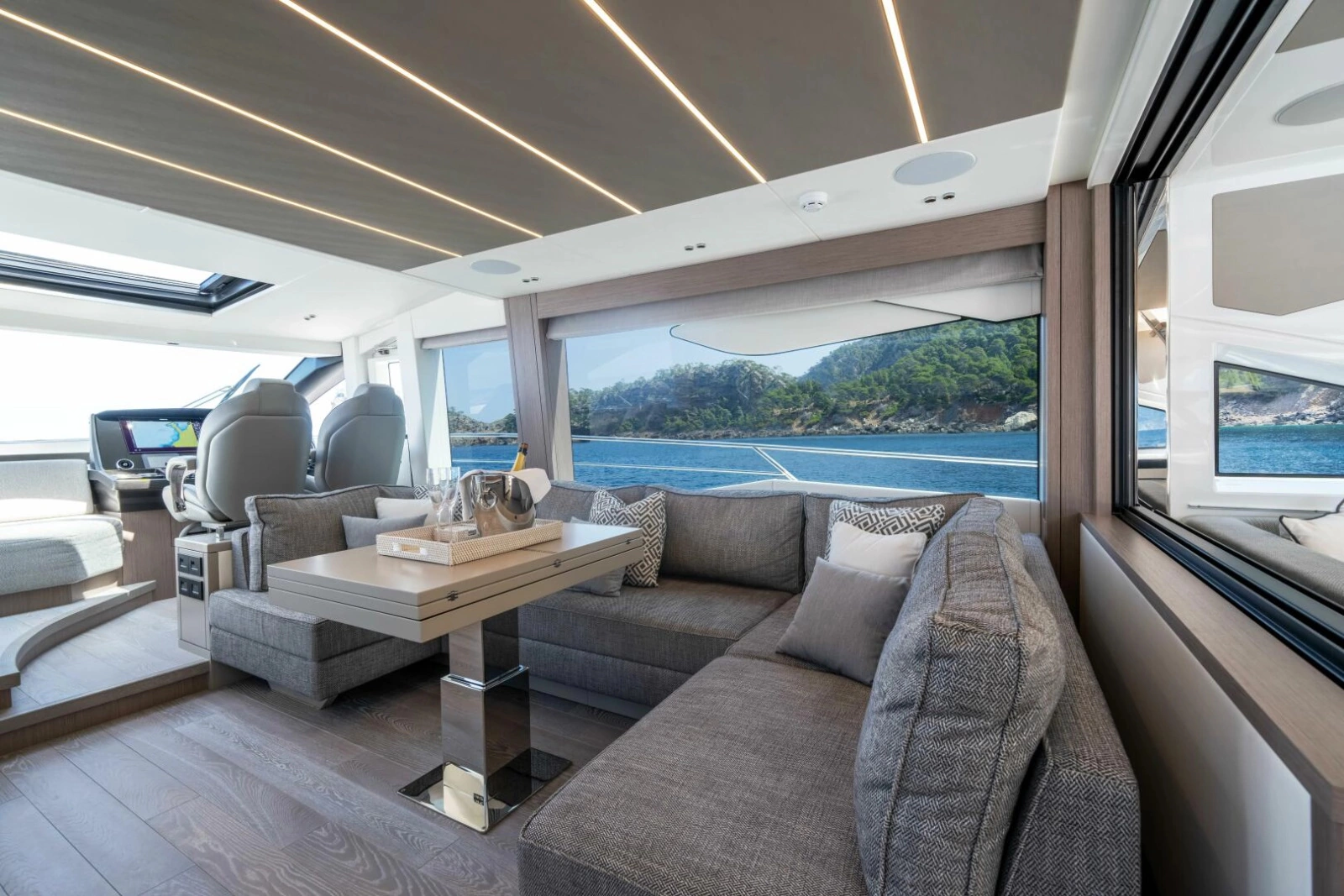 75 SPORT YACHT 75ft Sunseeker Yacht For Sale