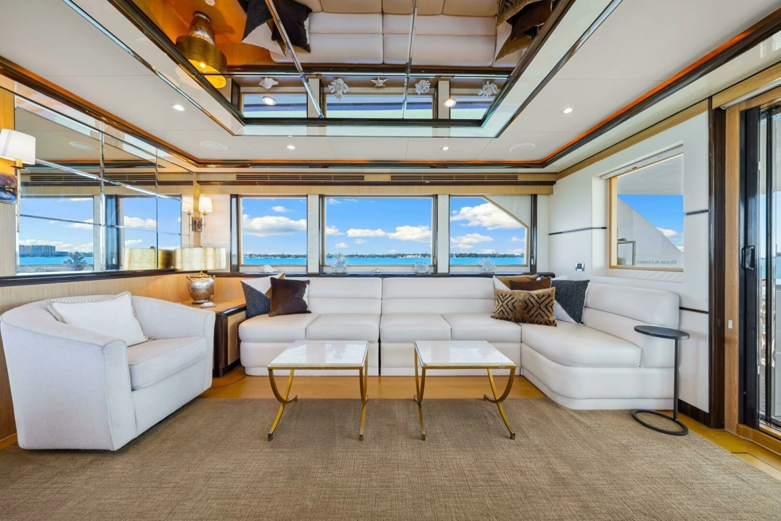  2010 83 Ocean Alexander Motor Yacht 'Relentless'