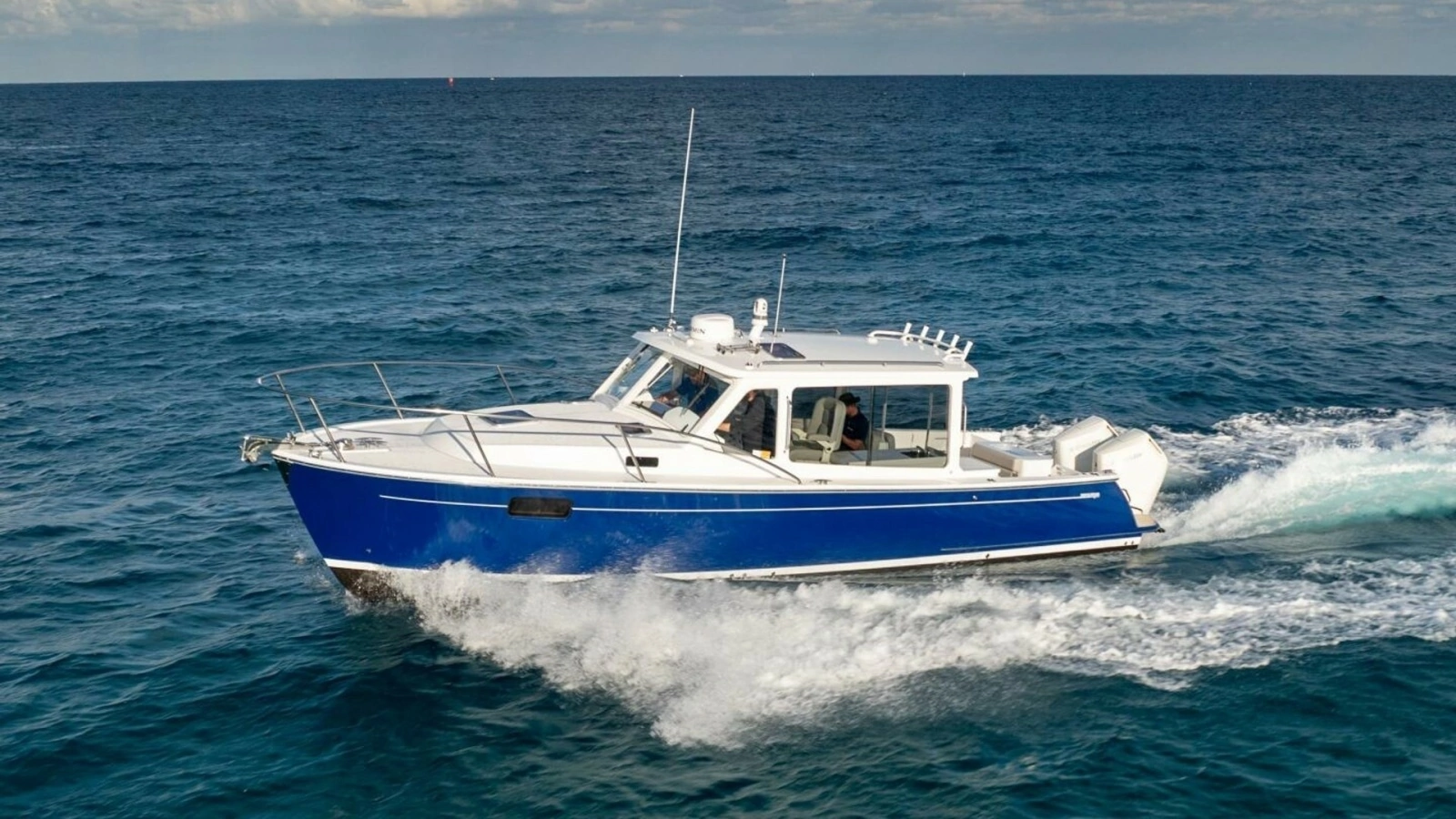 MJM 38RS Profile