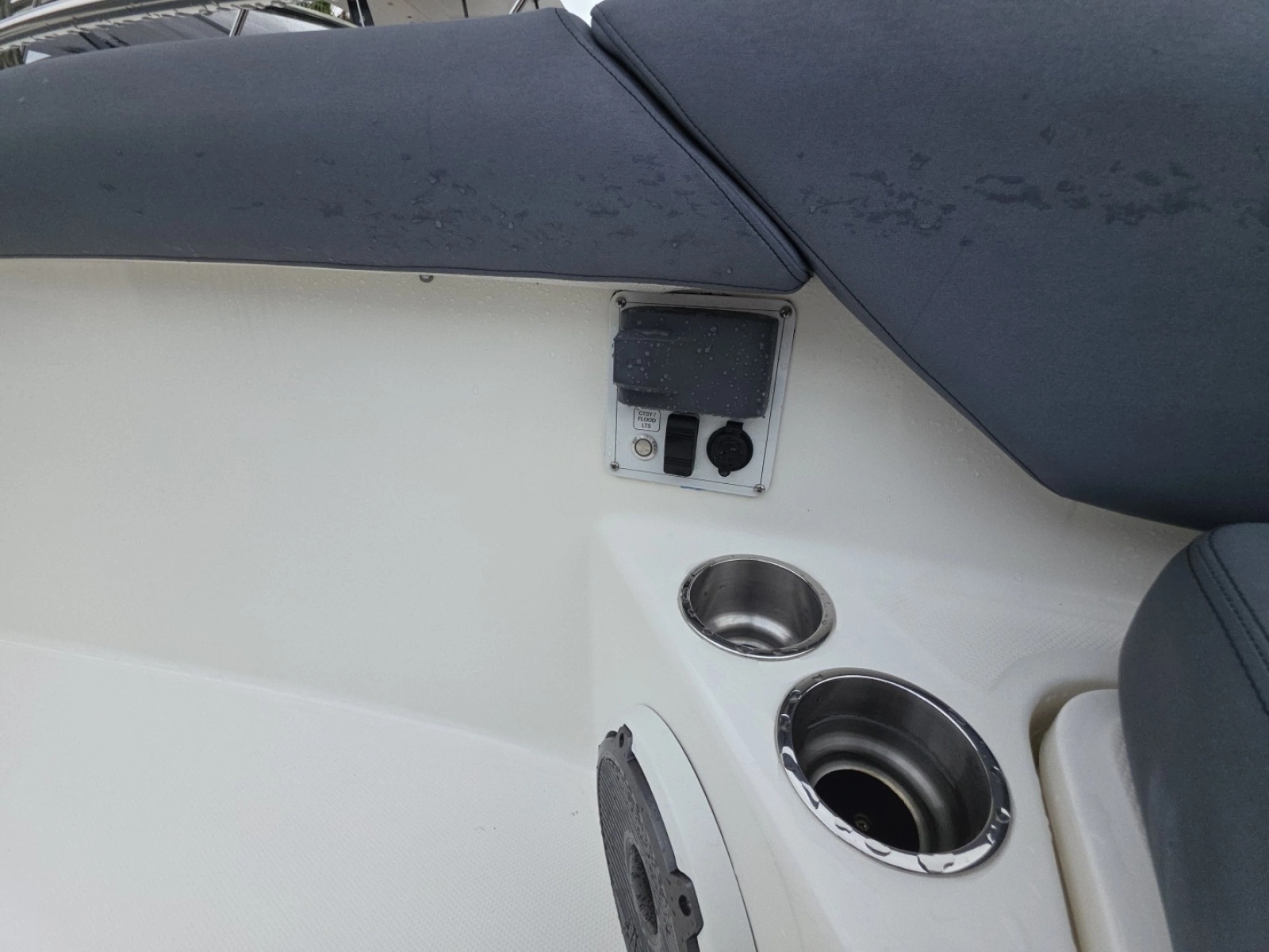 2021 Boston Whaler 420 Outrage BFT-Profile
