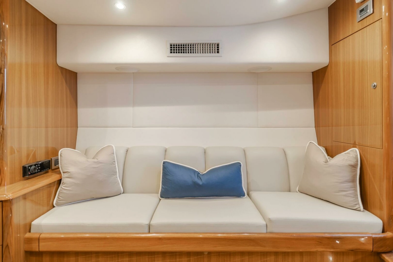 2022 Viking 38 Open Billfish photo 7