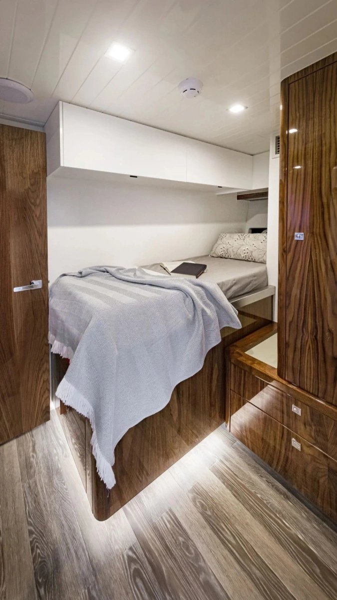 72 SPORTS MOTOR YACHT 72ft Riviera Yacht For Sale