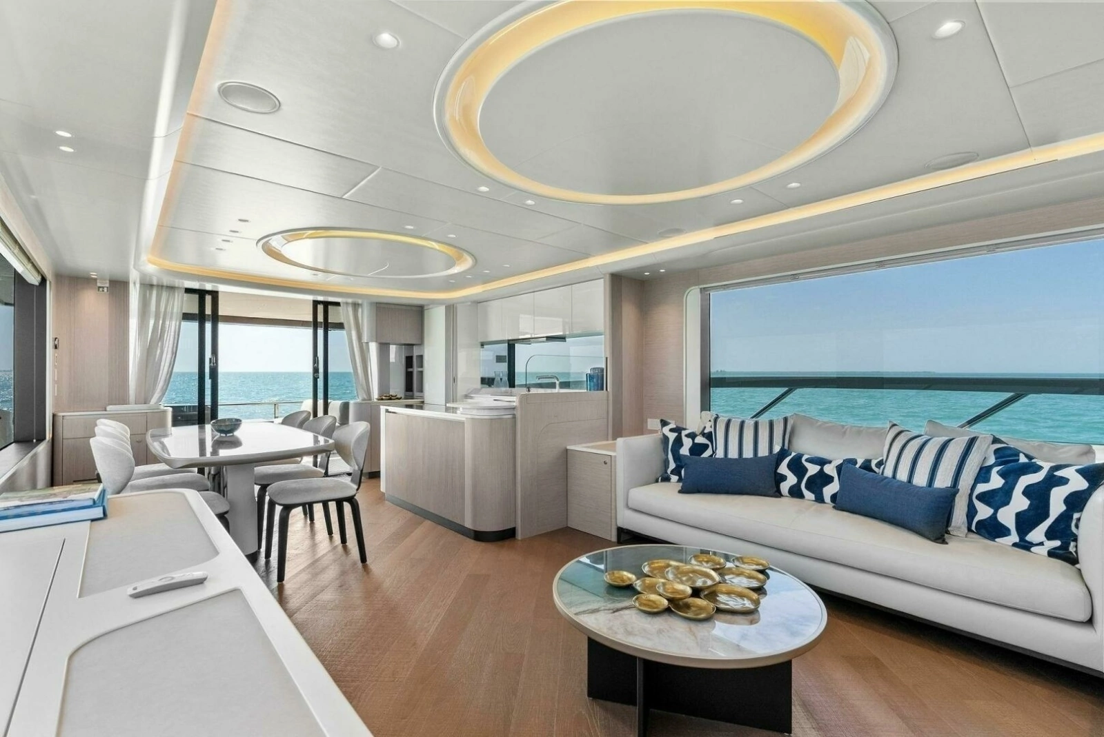 2026 Absolute 70 Navetta - Salon