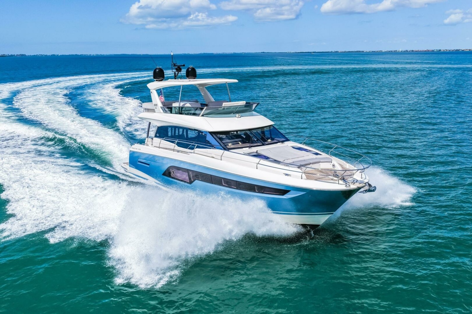 63' 2019 Prestige 630 Flybridge