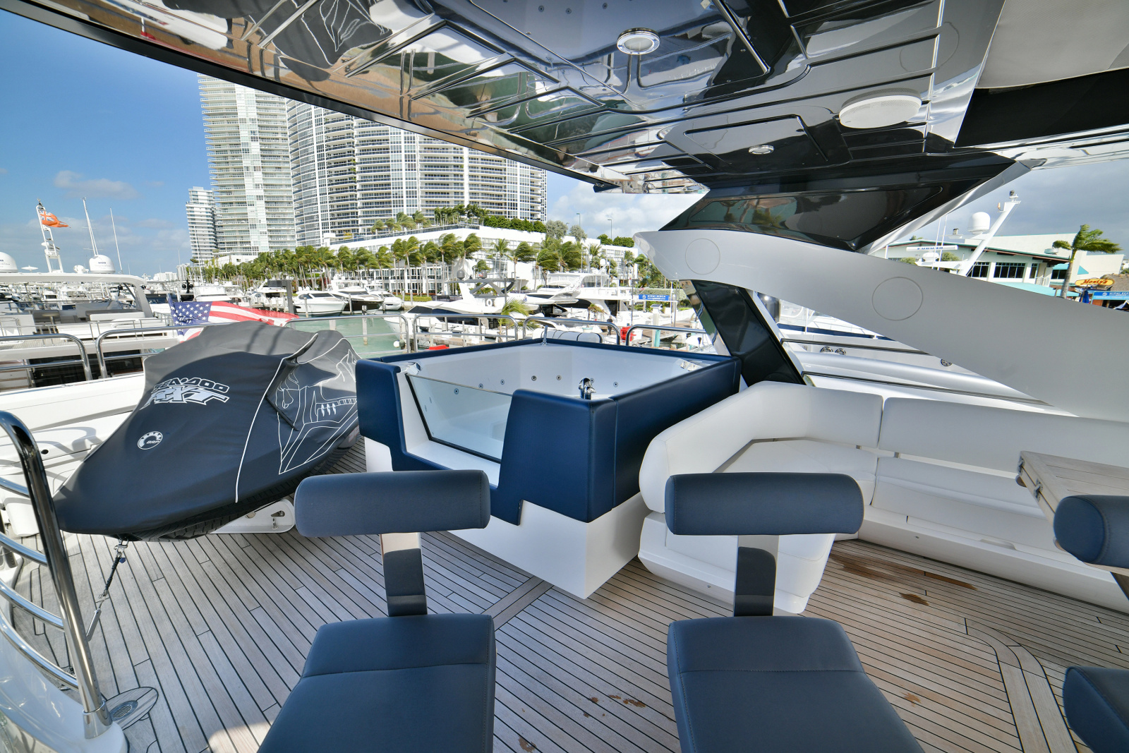2015 Sunseeker 28 Metre Yacht