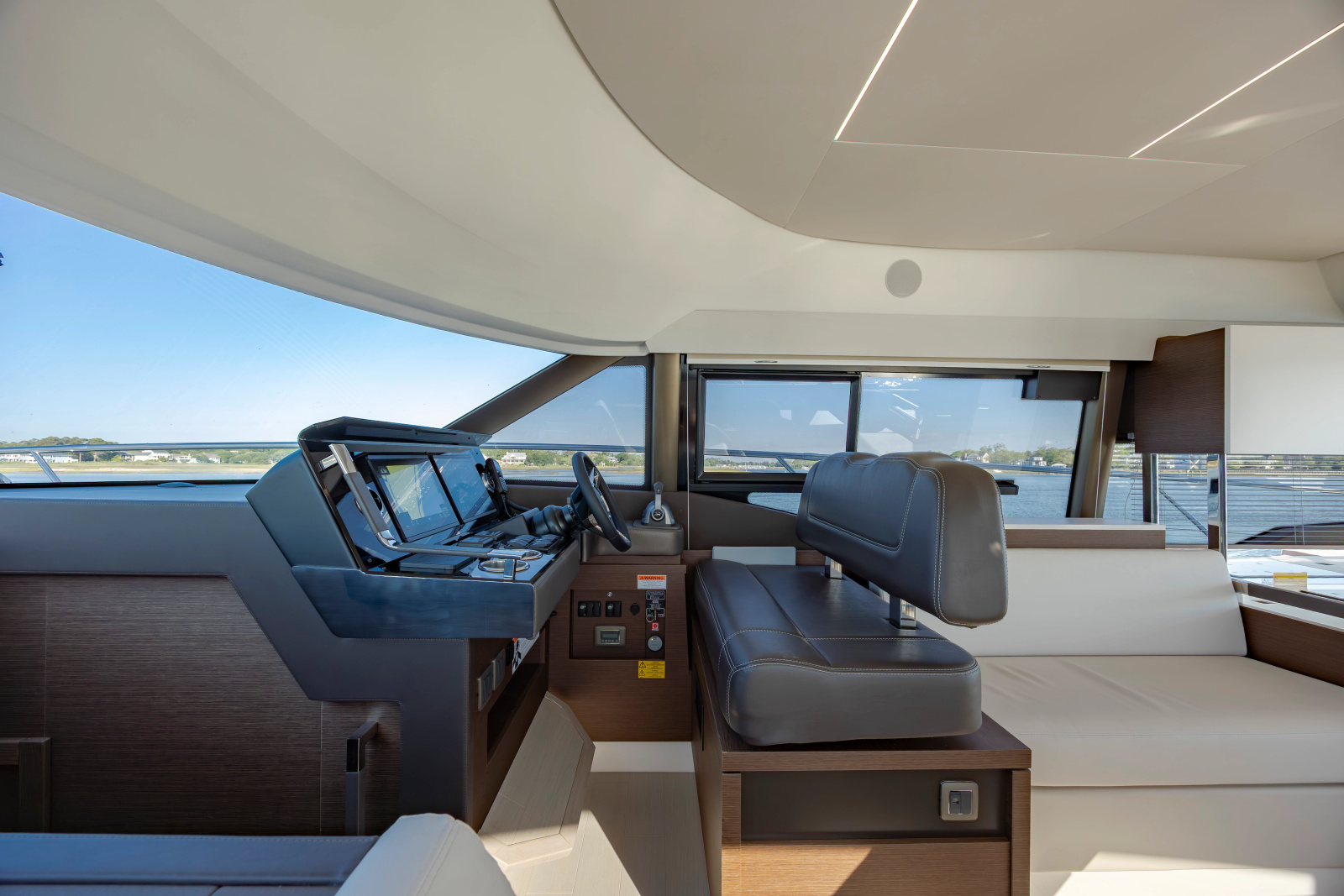 2024 Prestige 460