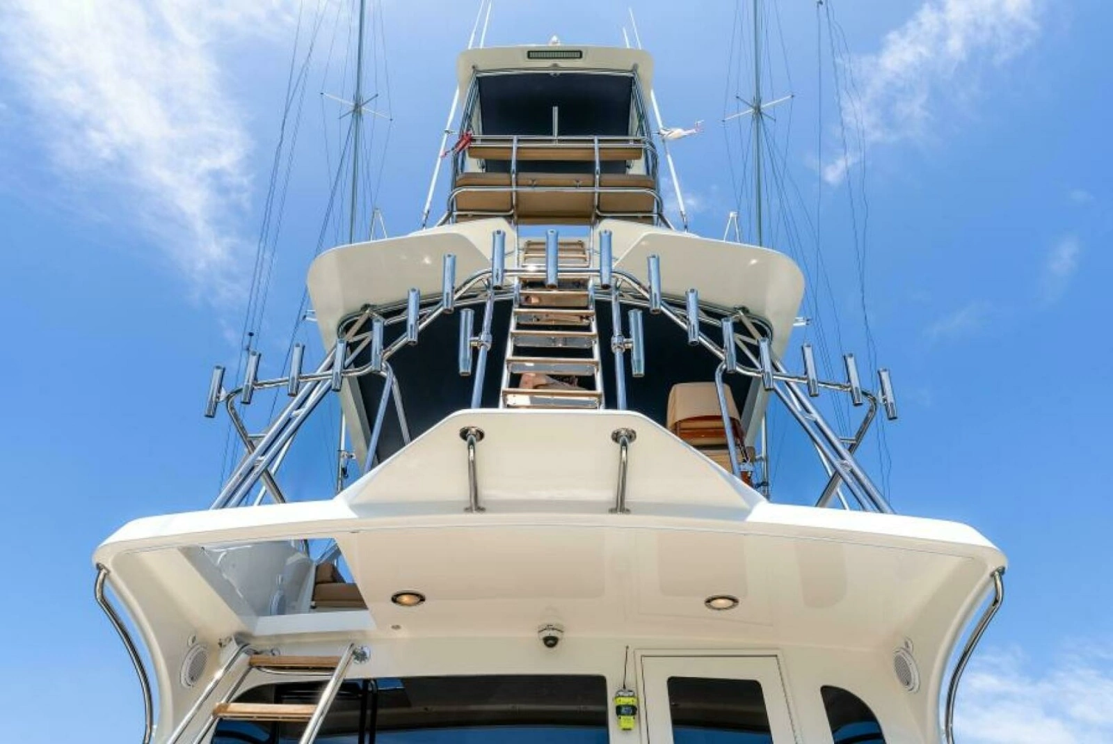 2004 Hatteras 54 Convertible photo 4