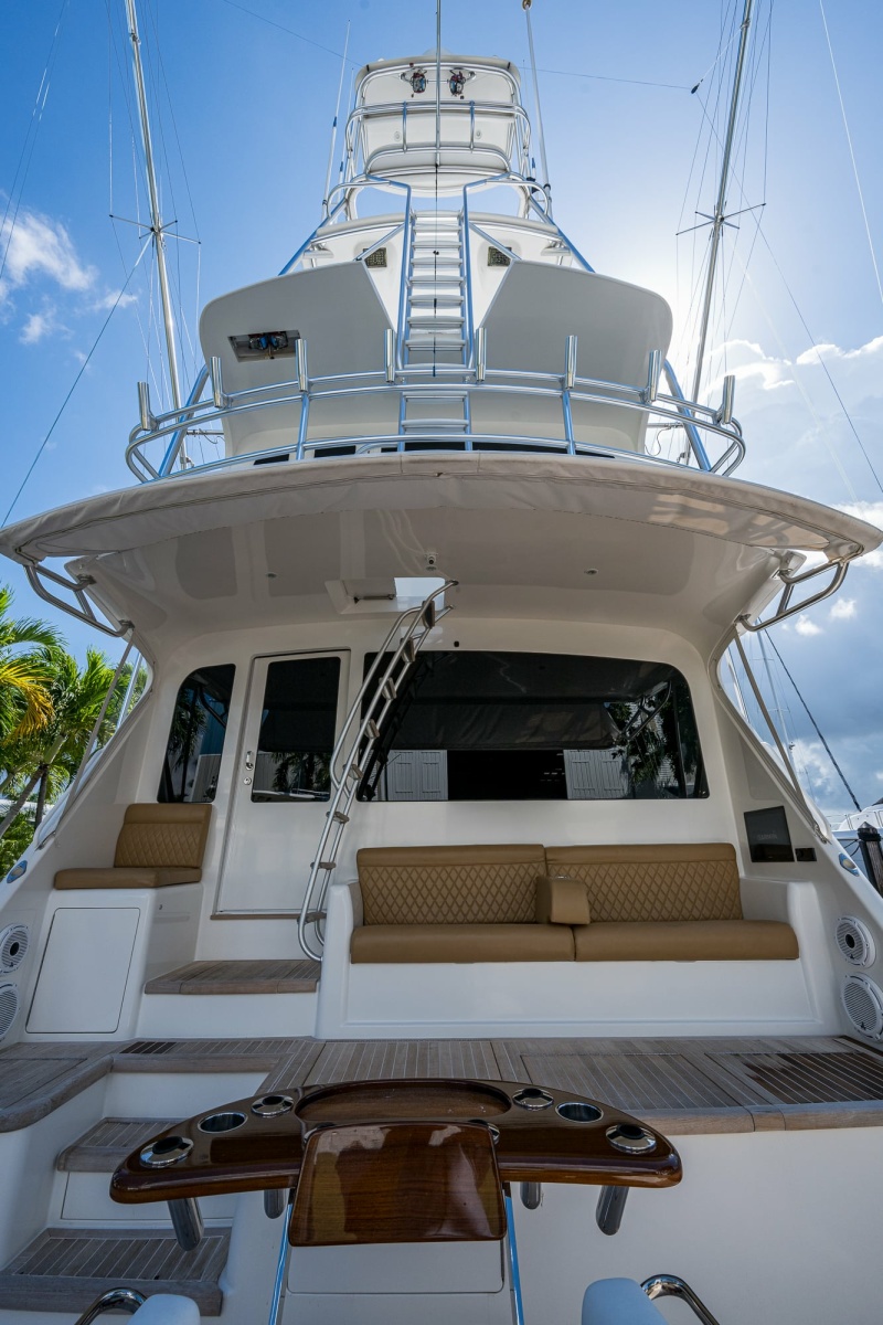 2011 Viking 76 Enclosed Bridge