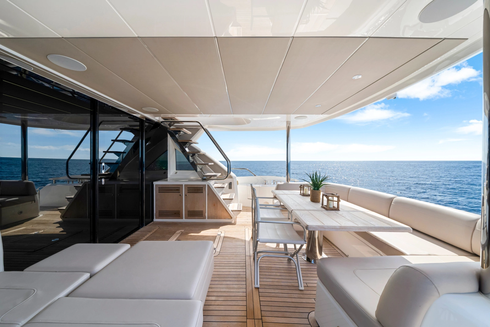 2020 Sunseeker 76 Yacht