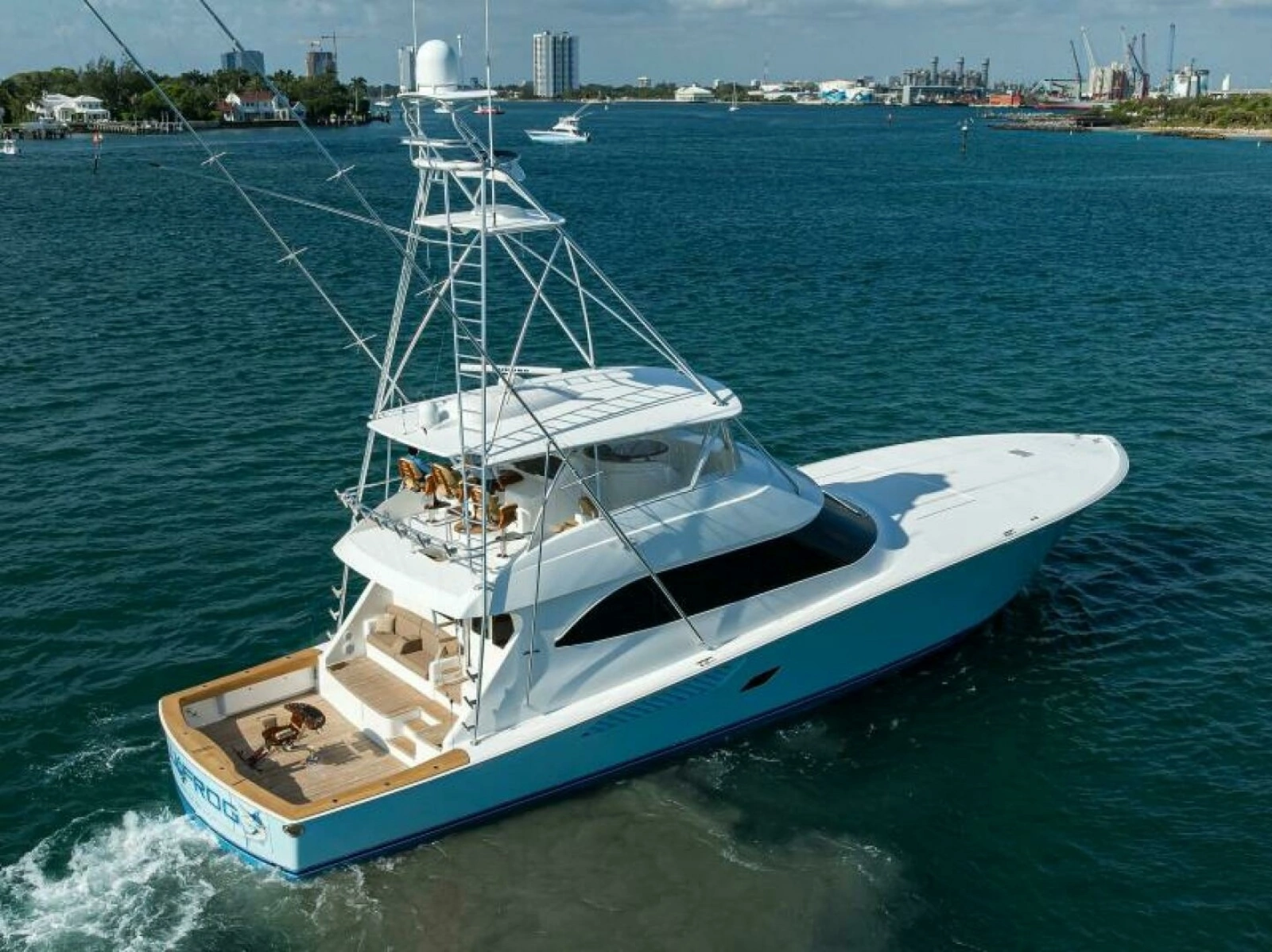 Viking 82 BLU FROG -Starboard Aerial Profile