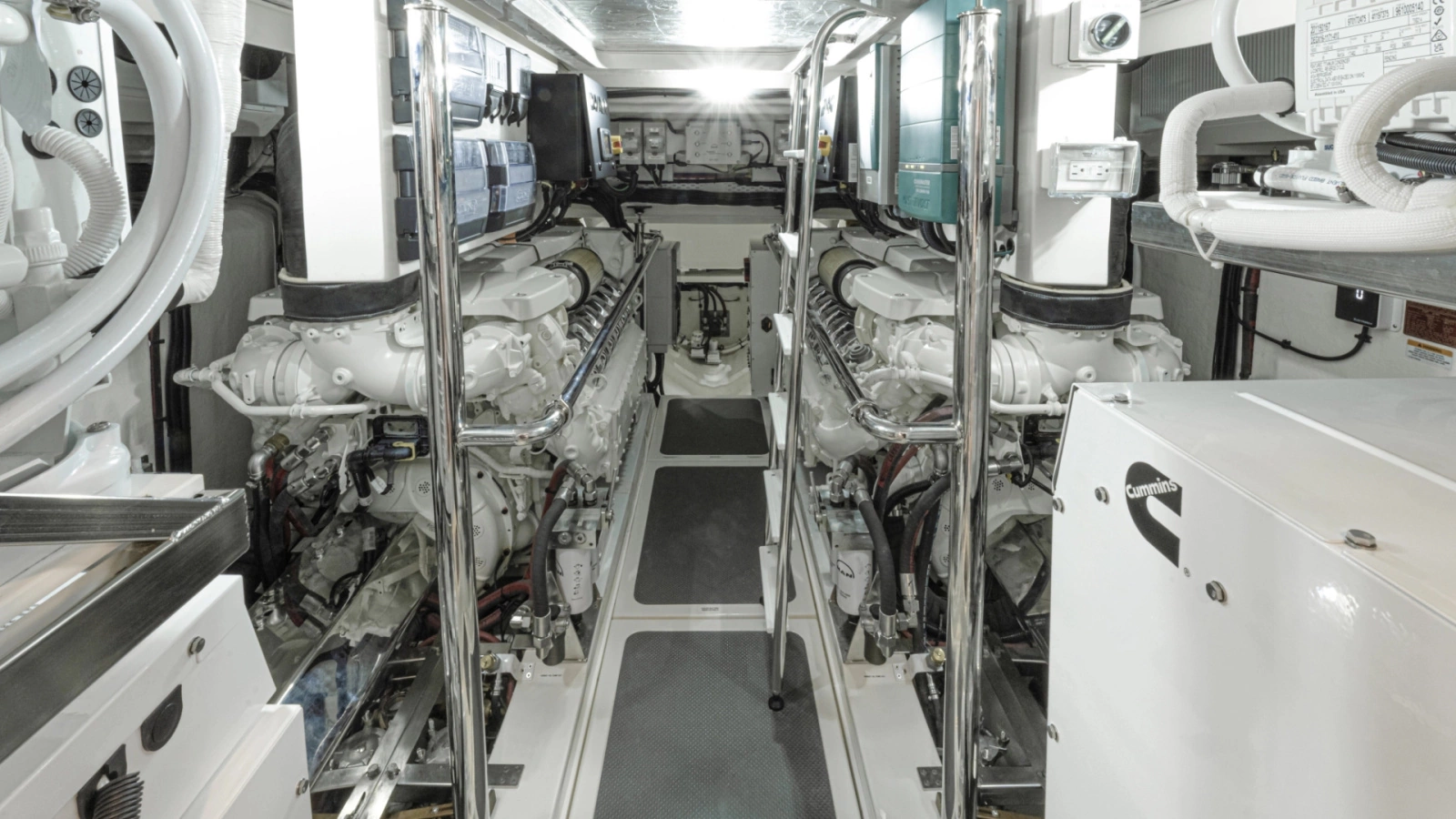 645 SUV 65ft Riviera Yacht For Sale