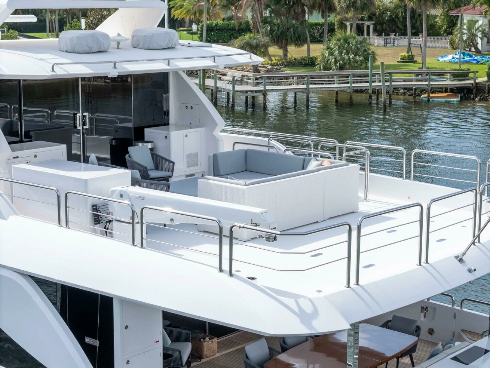 Horizon FD80 SHERI LYNN - Exterior Flybridge Aft