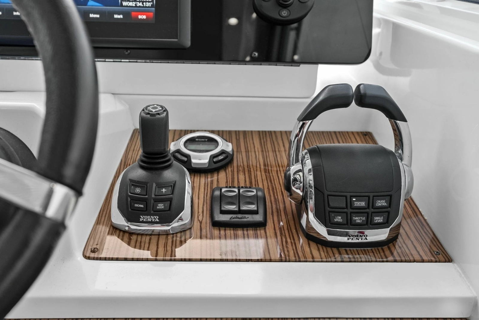 2014 Cruisers Yachts 48 Cantius