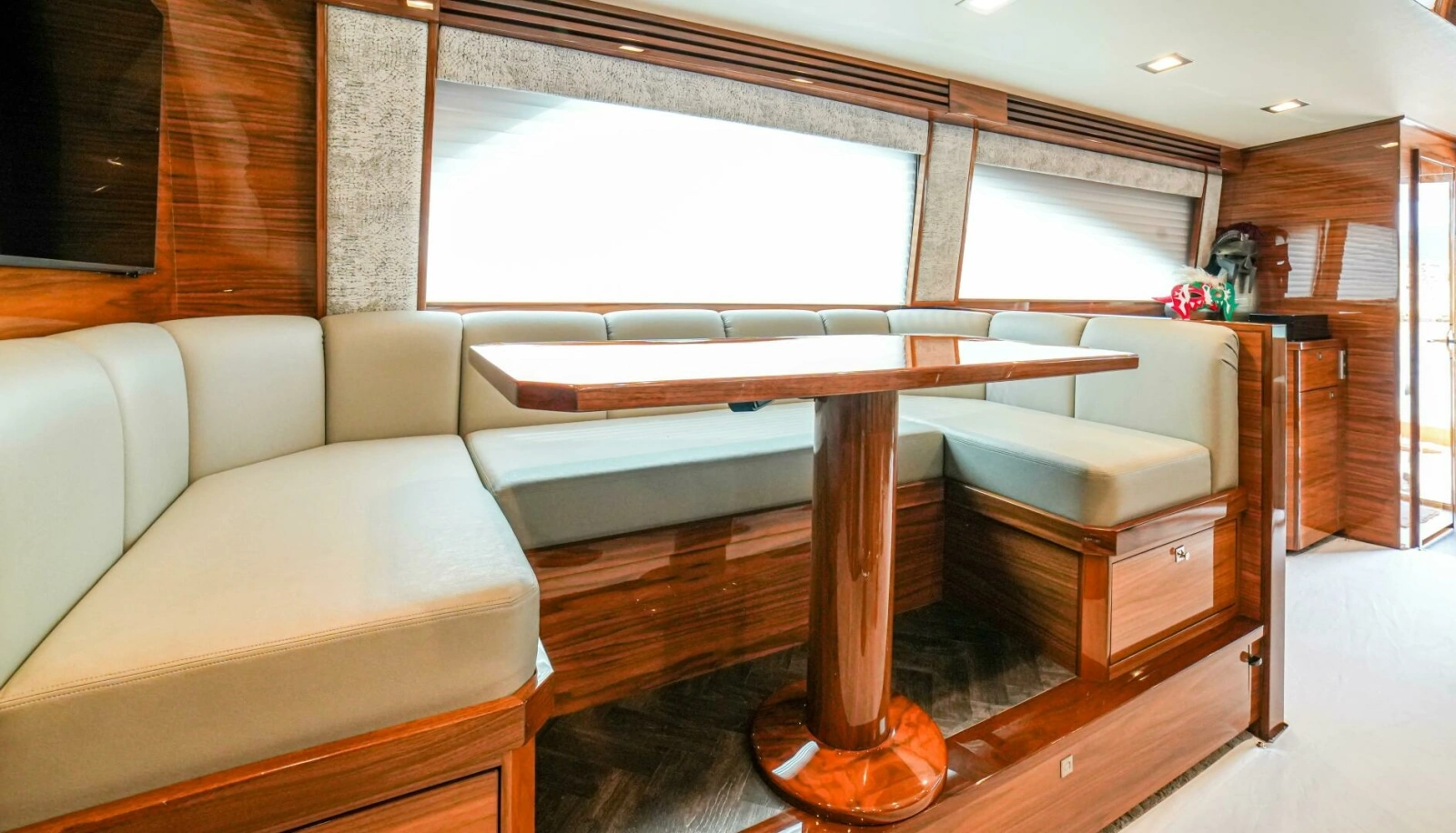 2023 Viking 73 Convertible "Free Spool" - Dinette