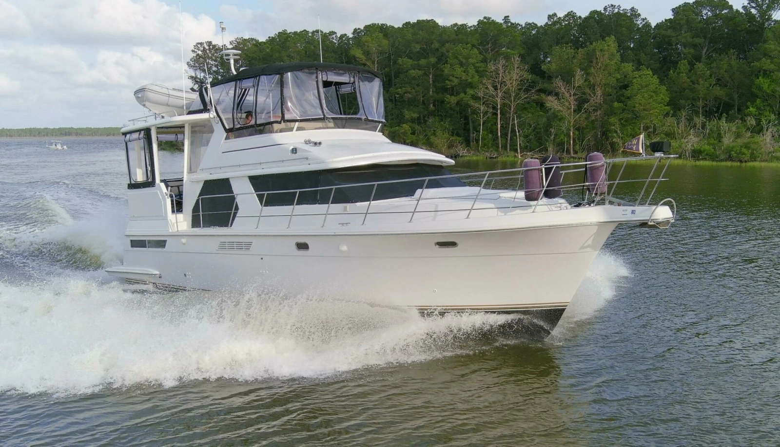 1997 44 Carver 445 Zodiac Gypsea Starboard (2)