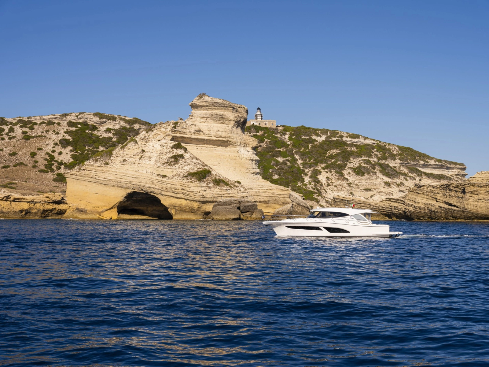 465 SUV 46ft Riviera Yacht For Sale