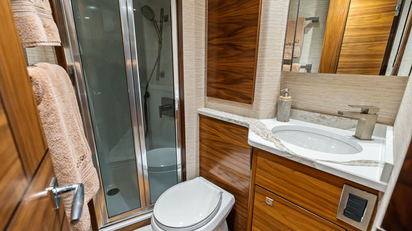 Luxurious En-Suite Bathroom