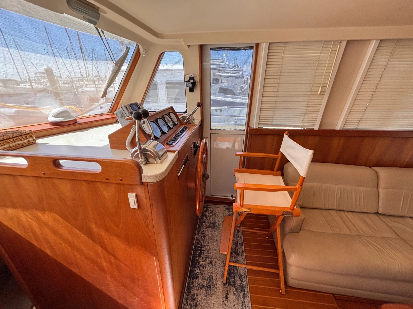 2003 Mainship 390 Trawler