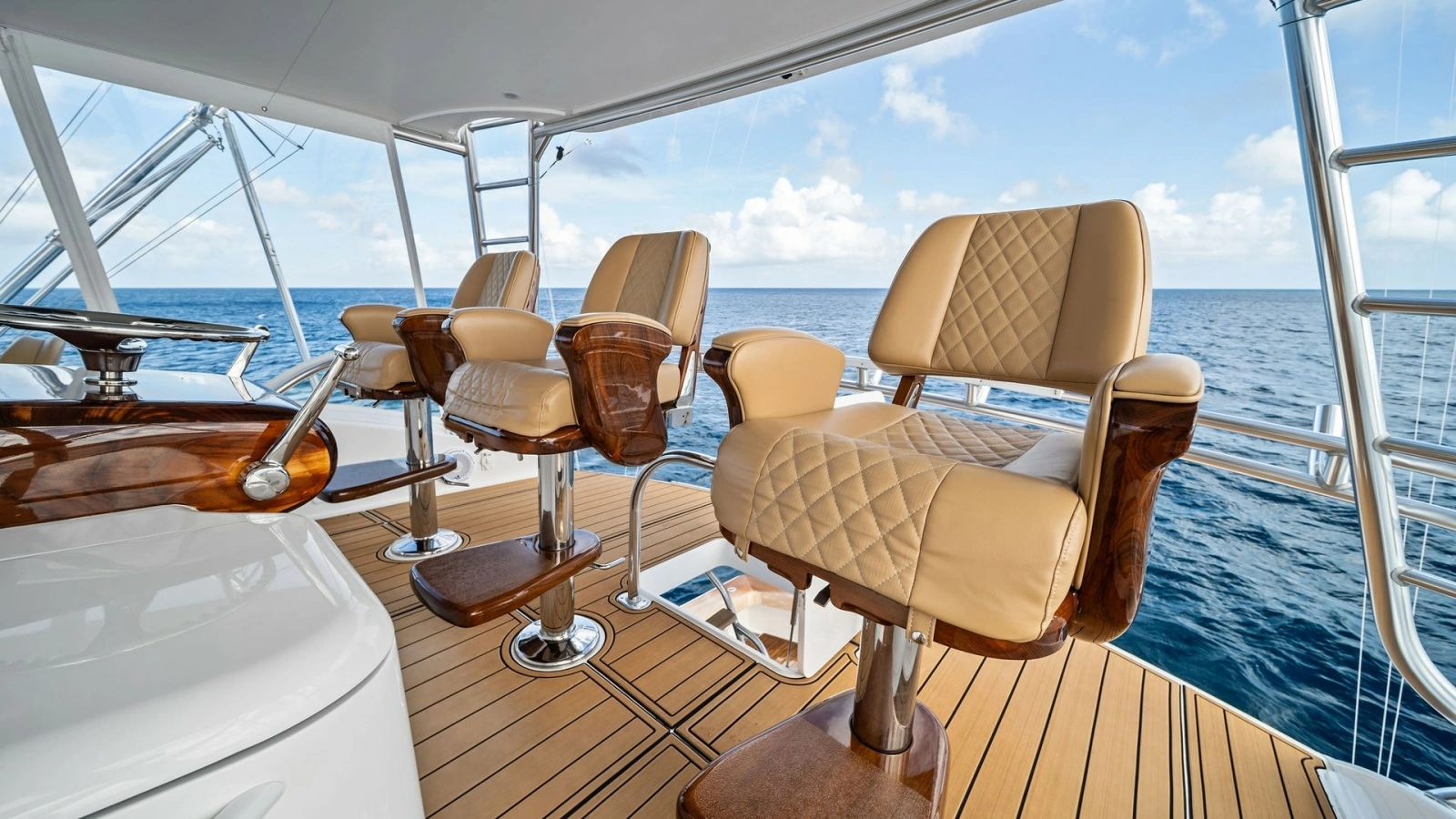 Flybridge Helm Seating Area