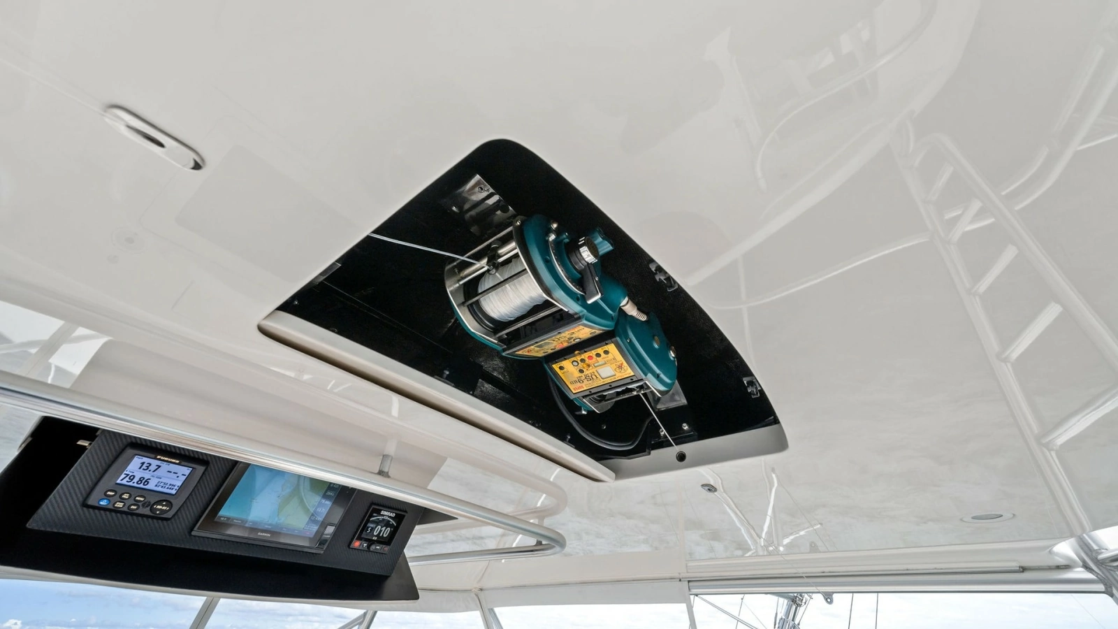 Flybridge Electronics and Reel Storage