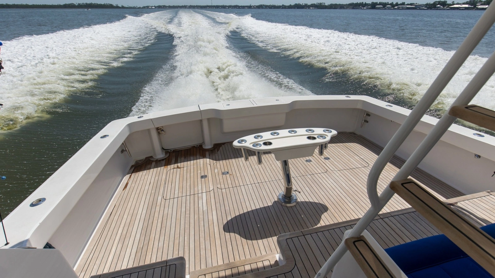 2005 61 Viking Enclosed Bridge Kelkat Rear Deck (7)