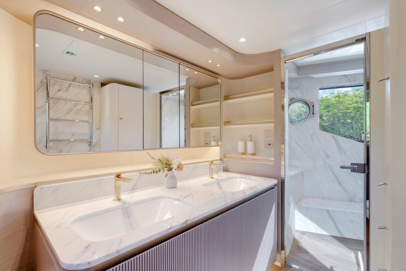 70 FLY 70ft Absolute Yacht For Sale