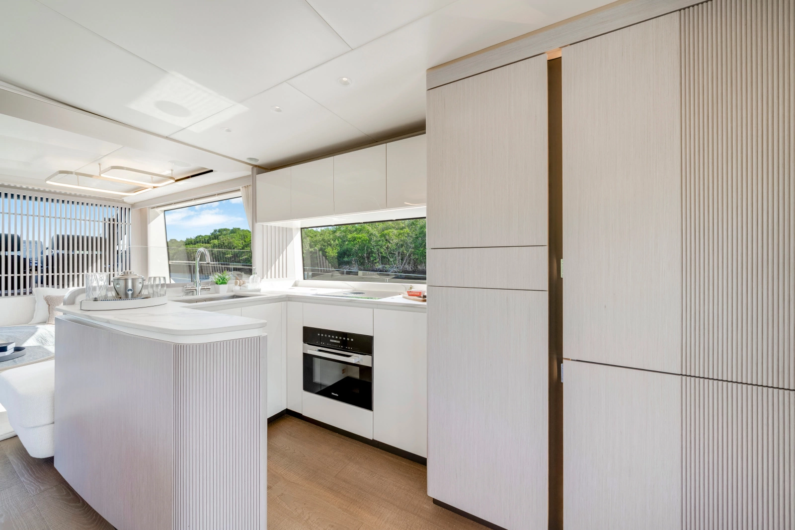 70 FLY 70ft Absolute Yacht For Sale