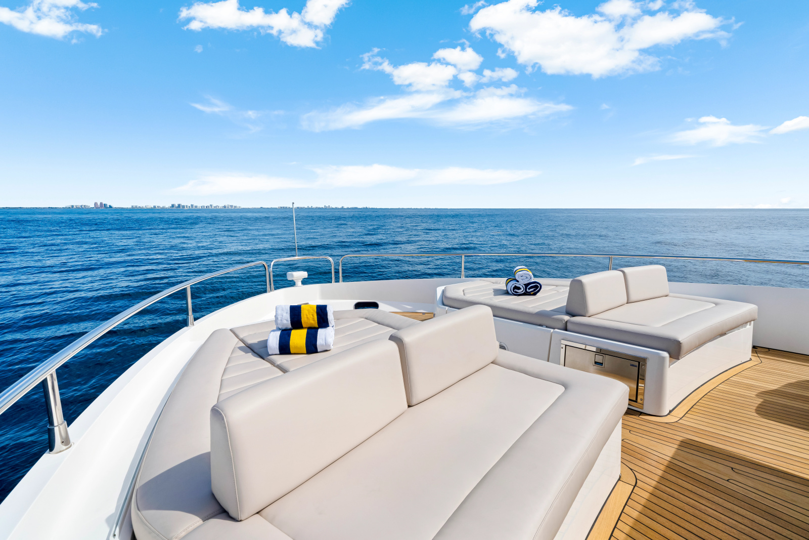 2020 Sunseeker 76 Yacht